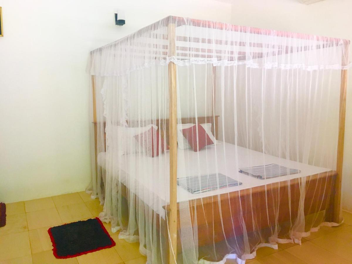 Arachchi Guest House มิริสซา ภายนอก รูปภาพ