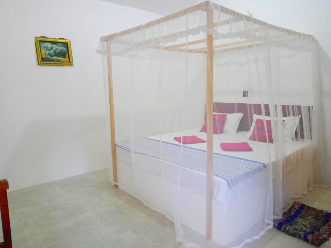 Arachchi Guest House มิริสซา ภายนอก รูปภาพ