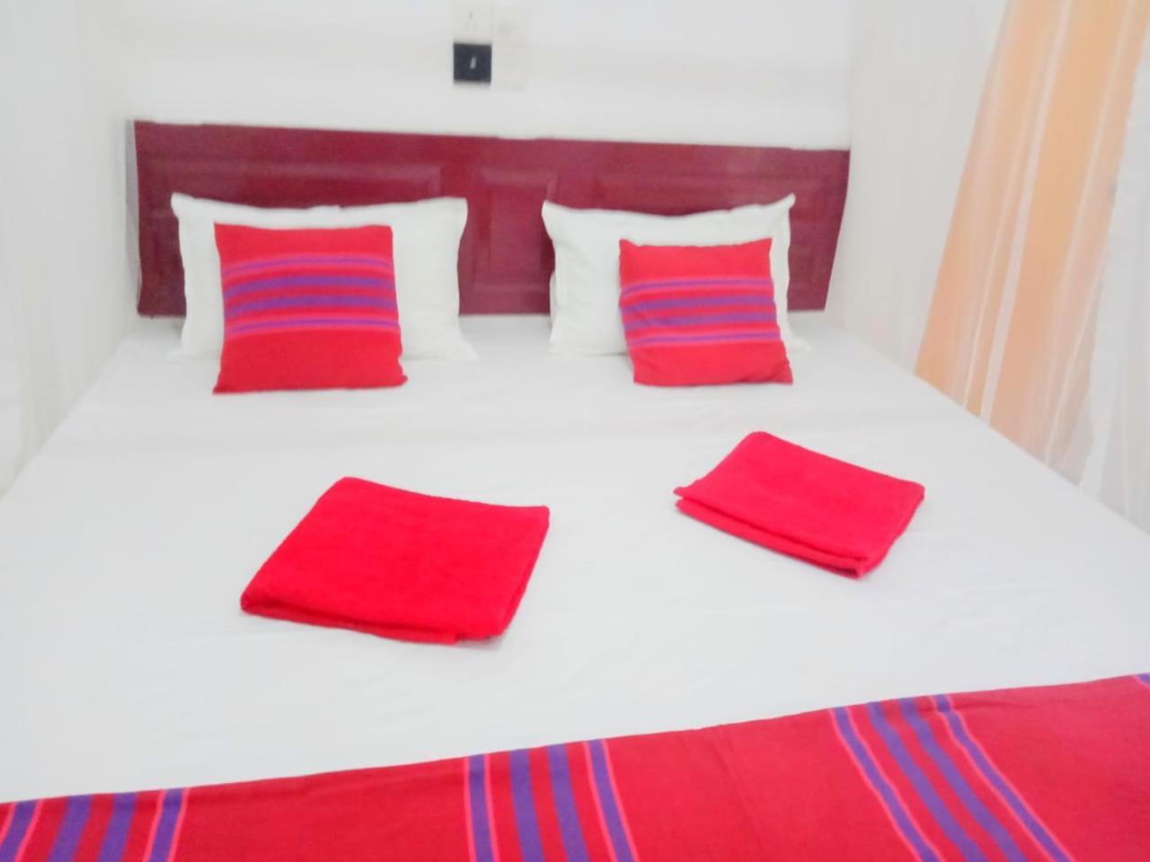 Arachchi Guest House มิริสซา ภายนอก รูปภาพ