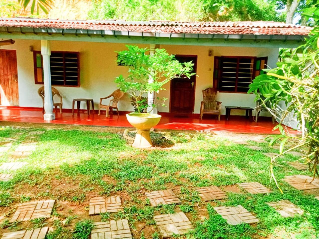 Arachchi Guest House มิริสซา ภายนอก รูปภาพ
